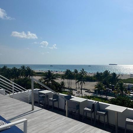 Suites At The Strand On Ocean Drive マイアミビーチ エクステリア 写真
