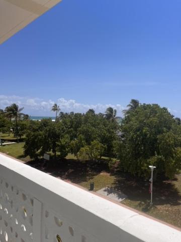 Suites At The Strand On Ocean Drive マイアミビーチ エクステリア 写真