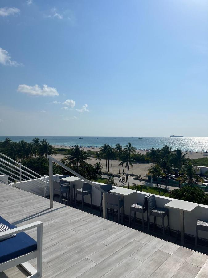Suites At The Strand On Ocean Drive マイアミビーチ エクステリア 写真